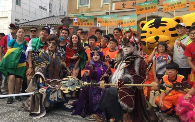 雲林國際偶戲節開幕 cosplay踩街濃濃國際味圖